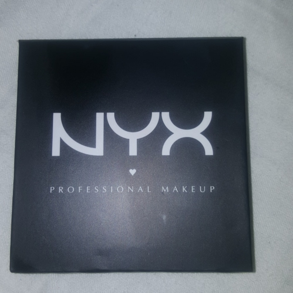 Eyeshadow palette